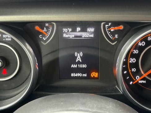 Used 2018 Jeep Wrangler Unlimited Sport image 30