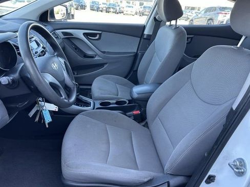 Used 2015 Hyundai Elantra SE FWD image 18