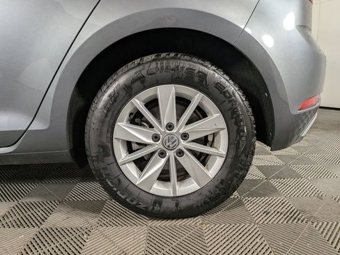 Used 2019 Volkswagen Golf S image 12