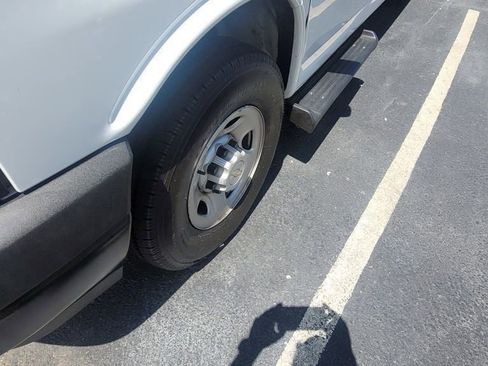Used 2022 Chevrolet Express 3500 LS RWD image 9