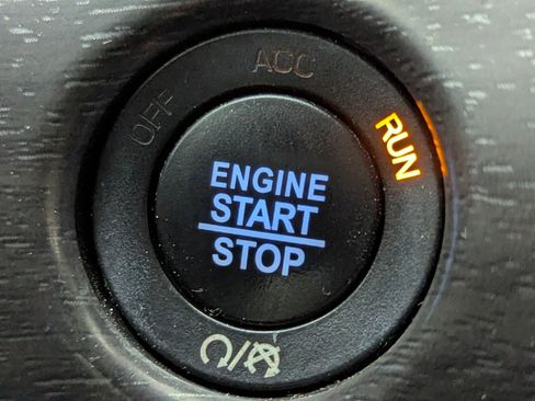 Used 2018 Jeep Grand Cherokee Limited image 30