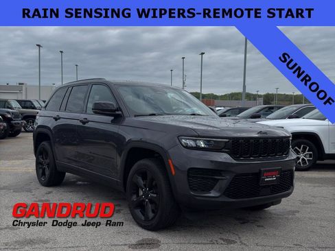 Used 2024 Jeep Grand Cherokee Altitude AWD/4WD image 1