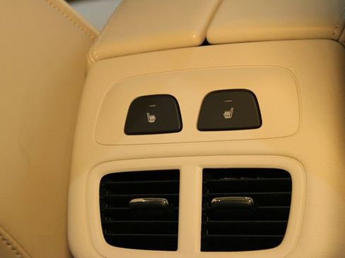 Used 2023 Buick Envision Avenir image 16