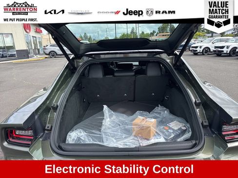 Used 2026 Dodge Charger Scat Pack AWD/4WD image 11