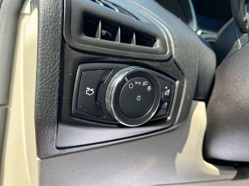 Used 2013 Ford Focus SE image 16