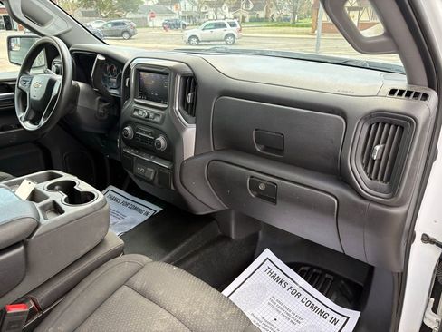 Used 2023 Chevrolet Silverado 1500 W/T w/ WT Value Package AWD/4WD image 18
