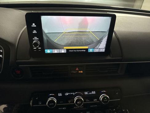 Used 2025 Honda Pilot Touring image 8