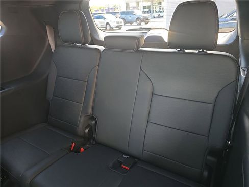 Used 2025 Buick Enclave Sport Touring w/ Power Package FWD image 16