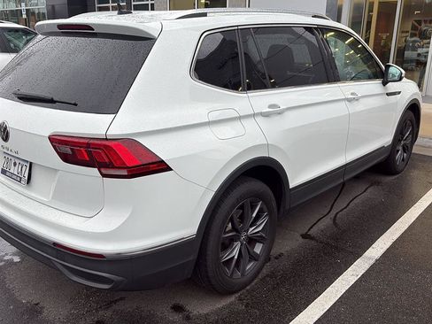 Used 2022 Volkswagen Tiguan SE image 5