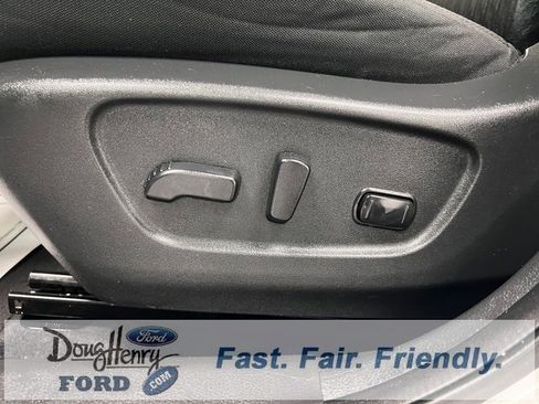 Used 2017 Nissan Rogue SV w/ SV Premium Package image 25