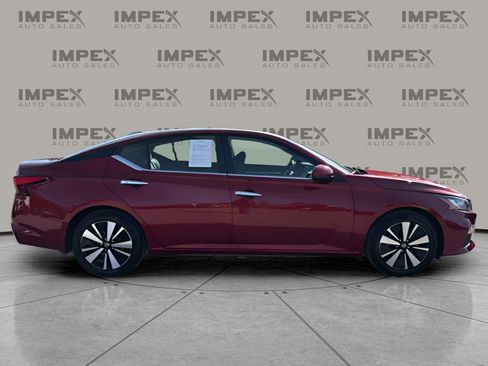 Used 2021 Nissan Altima 2.5 SV w/ SV Premium Package image 6