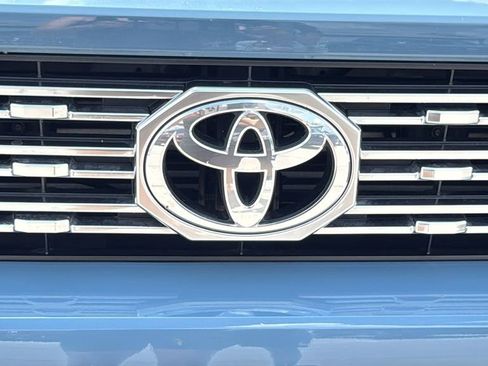 Used 2025 Toyota 4Runner Limited AWD/4WD image 3