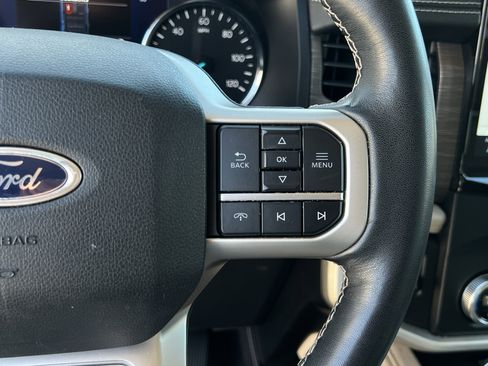 Used 2024 Ford Expedition Limited image 19