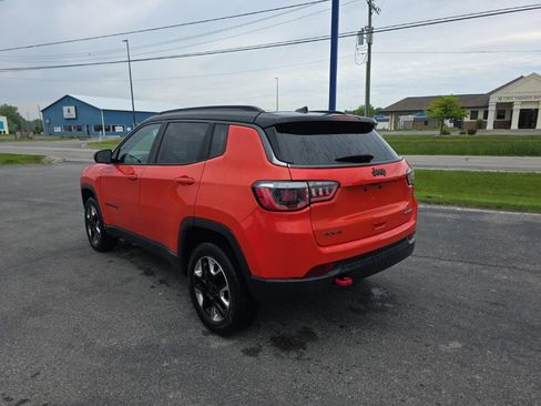 Used 2018 Jeep Compass Trailhawk w/ Leather Interior Group AWD/4WD image 3