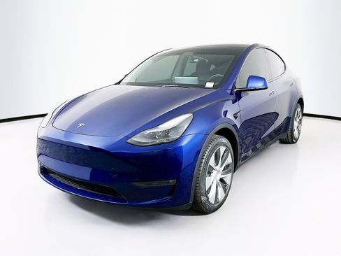 Used 2023 Tesla Model Y Long Range image 3