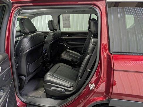 Used 2022 Jeep Grand Cherokee L Limited AWD/4WD image 10