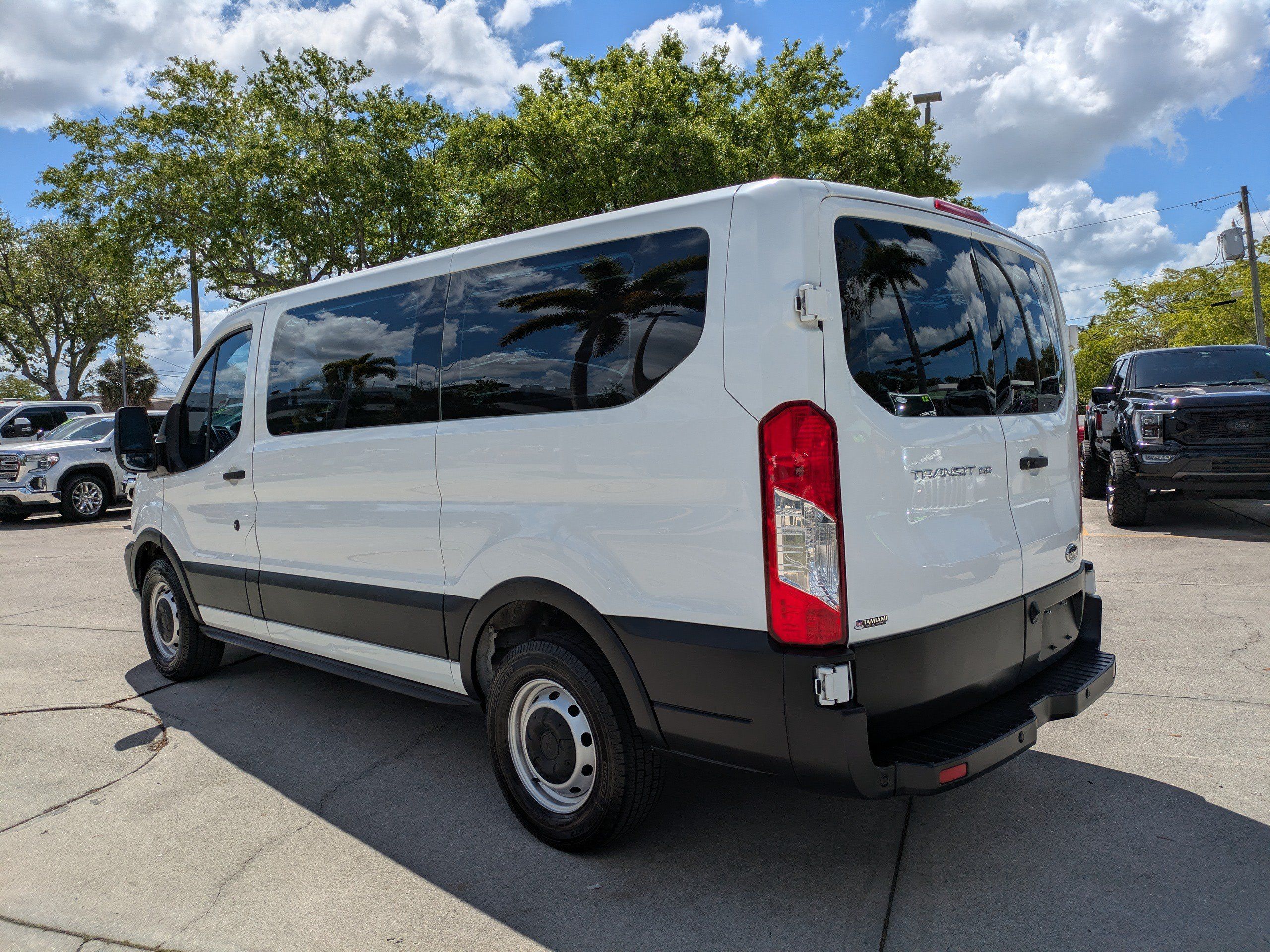 Used 2019 Ford Transit 150 XL RWD image 6