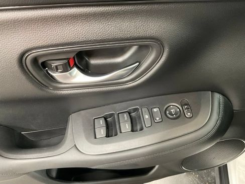 Certified 2024 Honda HR-V LX image 28