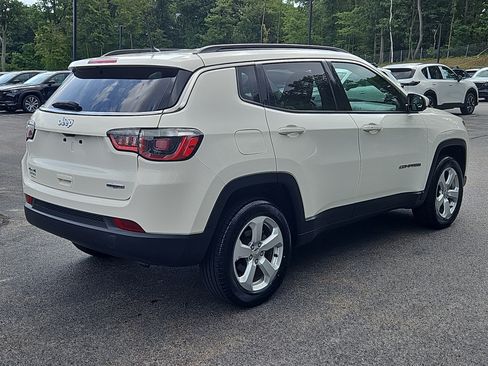 Used 2018 Jeep Compass Latitude w/ Cold Weather Group AWD/4WD image 2