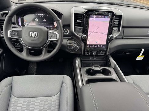 New 2026 RAM 1500 4x4 Crew Cab image 19