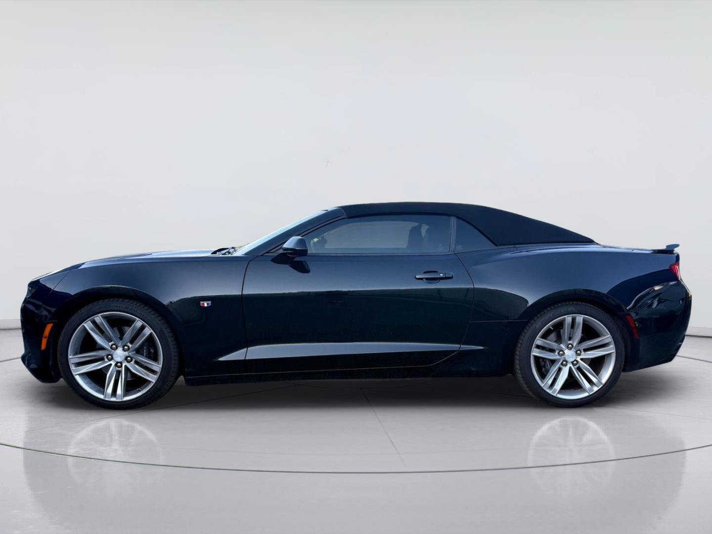Used 2017 Chevrolet Camaro SS RWD image 6