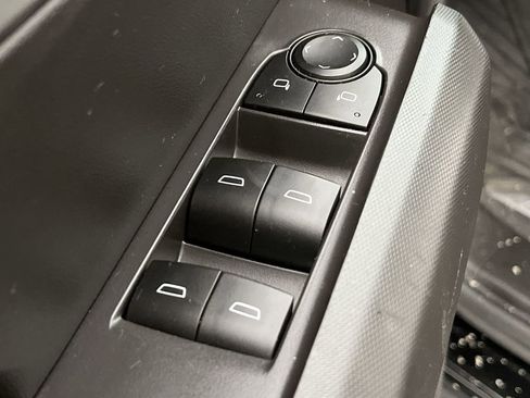 Used 2023 Chevrolet Colorado W/T image 13