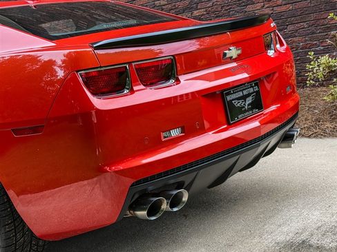 Used 2013 Chevrolet Camaro SS w/ SS Performance Package RWD image 23