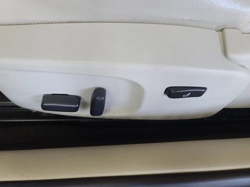 Used 2008 Saab 9-3 2.0T w/ Cold Weather Package image 16