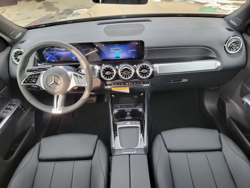 Used 2025 Mercedes-Benz EQB 350 4MATIC SUV image 19