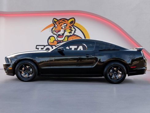 Used 2013 Ford Mustang Premium image 8