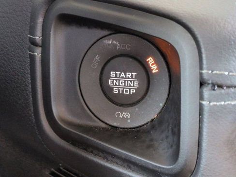 Used 2025 Jeep Gladiator Sport AWD/4WD image 27
