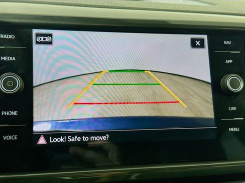 Used 2023 Volkswagen Taos SEL image 16