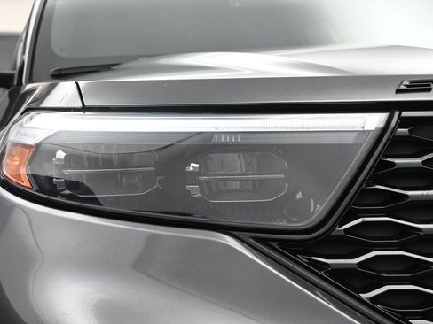 Used 2020 Ford Explorer ST image 11