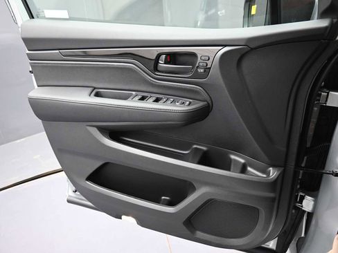 New 2026 Honda Odyssey Touring image 11