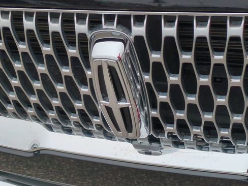 Certified 2021 Lincoln Corsair AWD image 9