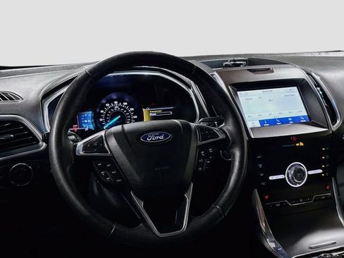 Used 2020 Ford Edge Titanium w/ Cargo Accessory Package FWD image 17