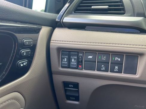 Used 2018 Honda Odyssey Elite image 27