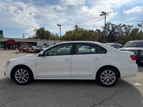 Used 2012 Volkswagen Jetta SE image 2