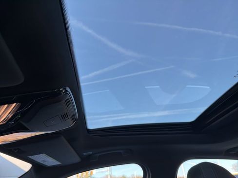 Used 2025 BMW 330i xDrive Sedan image 29