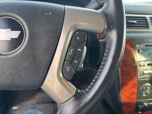 Used 2013 Chevrolet Suburban LT image 14