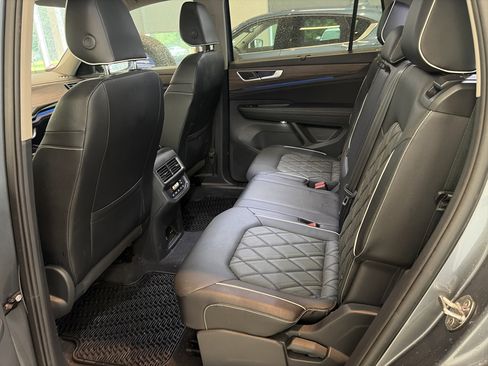 Used 2024 Volkswagen Atlas SEL Premium R-Line AWD/4WD image 23