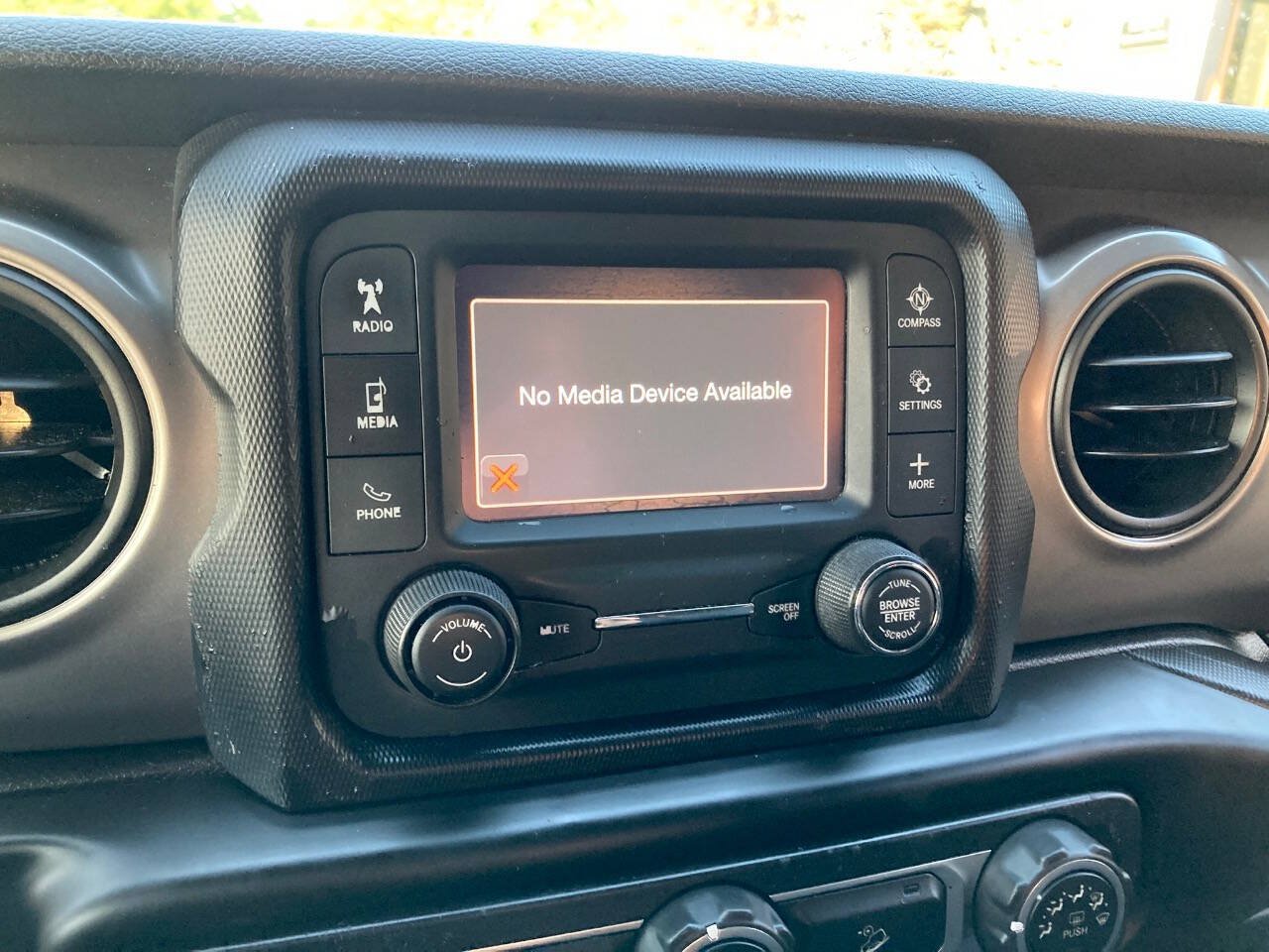 Used 2020 Jeep Wrangler Unlimited Sport S AWD/4WD image 23