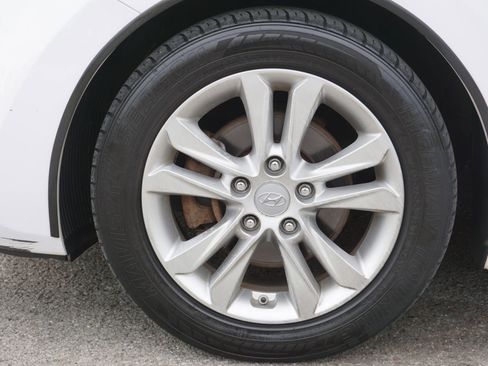 Used 2014 Hyundai Elantra GT FWD image 10