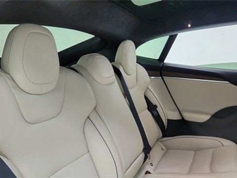 Used 2021 Tesla Model S Plaid image 25