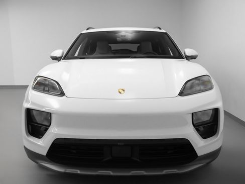 Used 2025 Porsche Macan Electric image 18