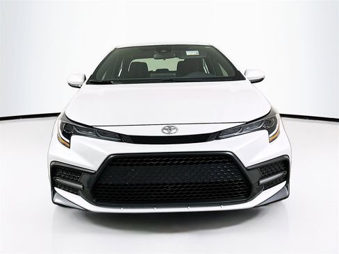 Used 2022 Toyota Corolla SE image 5