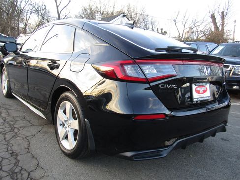 Used 2023 Honda Civic Sport image 6