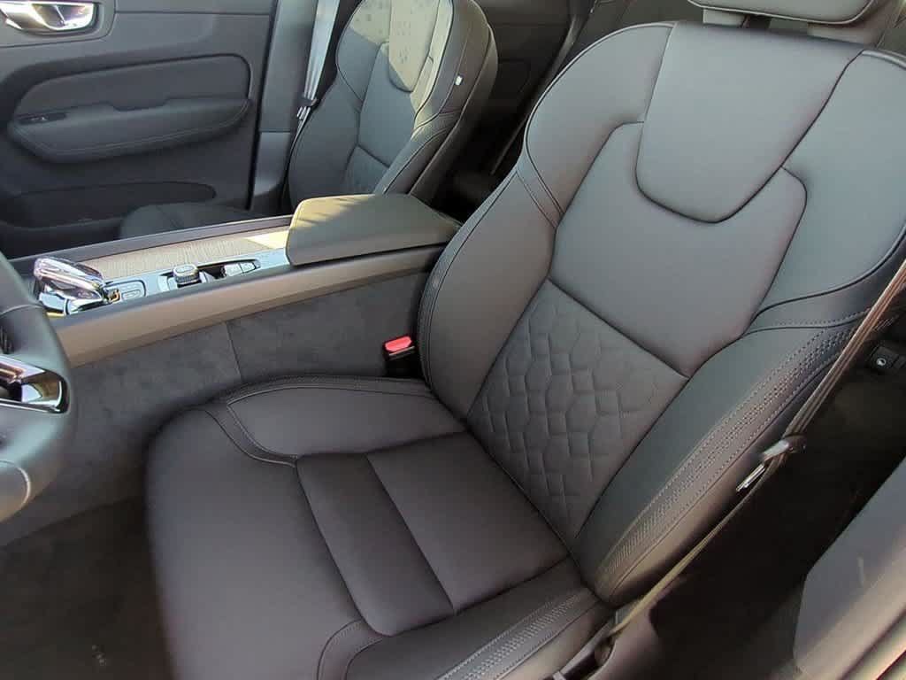Used 2026 Volvo XC60 B5 Plus w/ Protection Package Premier AWD/4WD image 15