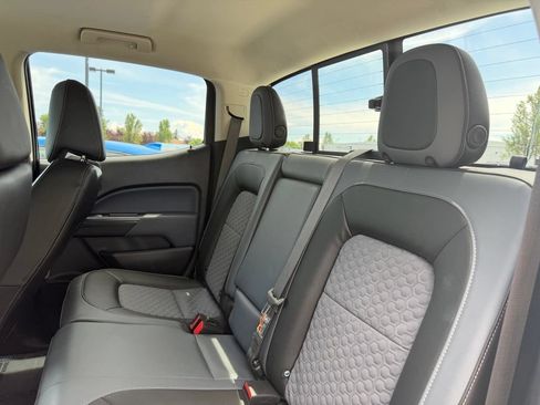 Used 2022 Chevrolet Colorado Z71 AWD/4WD image 30