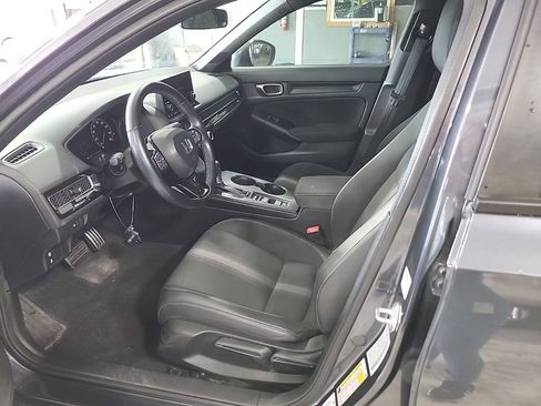 Used 2023 Honda Civic Sport image 3